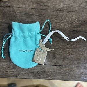 TIFFANY & CO Ornament with Ribbon